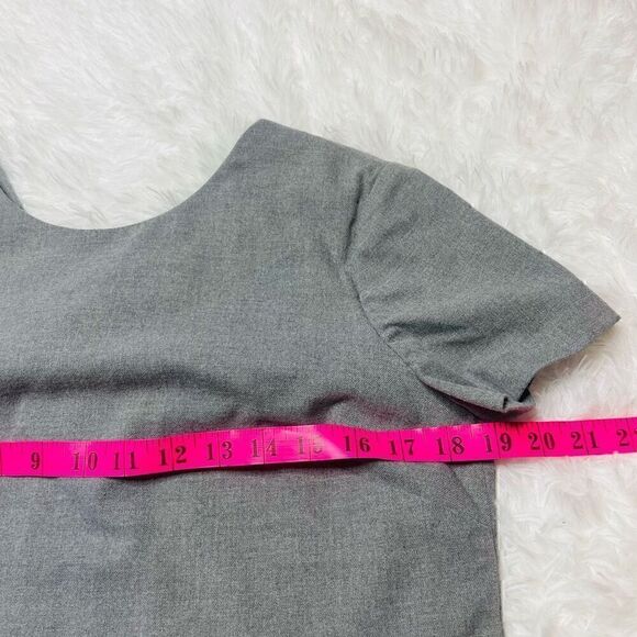 Banana Republic Top Blouse Womens Sz Small Grey Bow in Back Stretch Short Sleeve - Picture 5 of 6